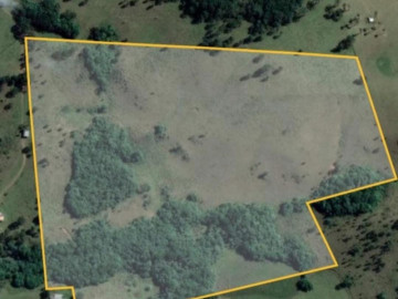 Ch�cara em Cap�o Alto